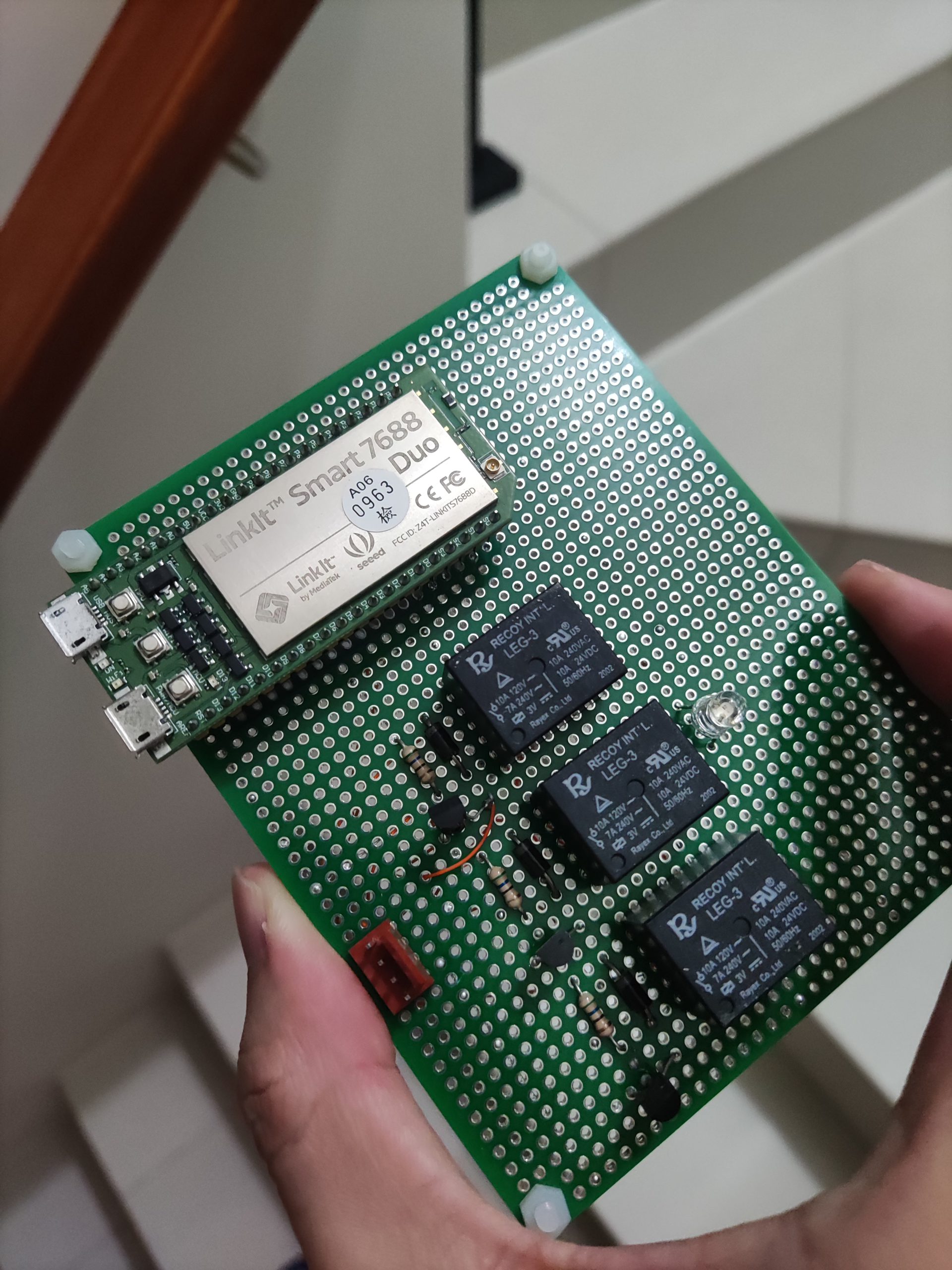DIY relay board with MTK LinkIt Smart 7688 Duo